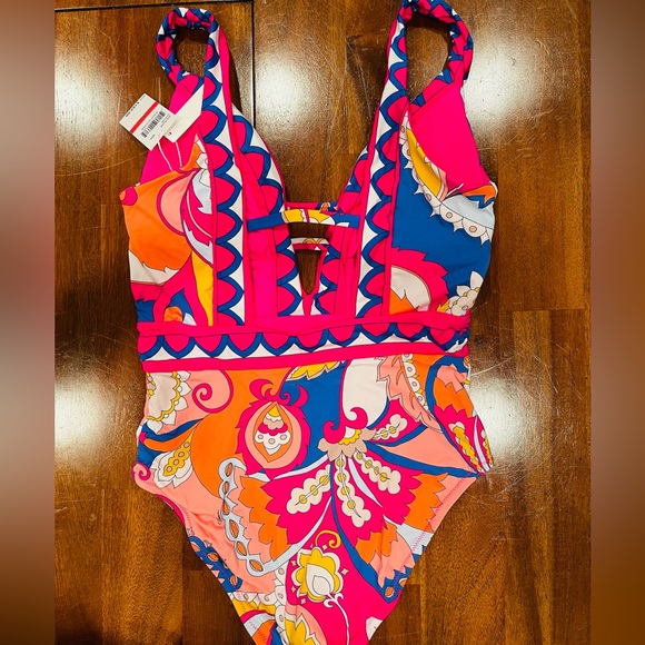 Trina Turk Other - Trina Turk one piece plunge swimsuit